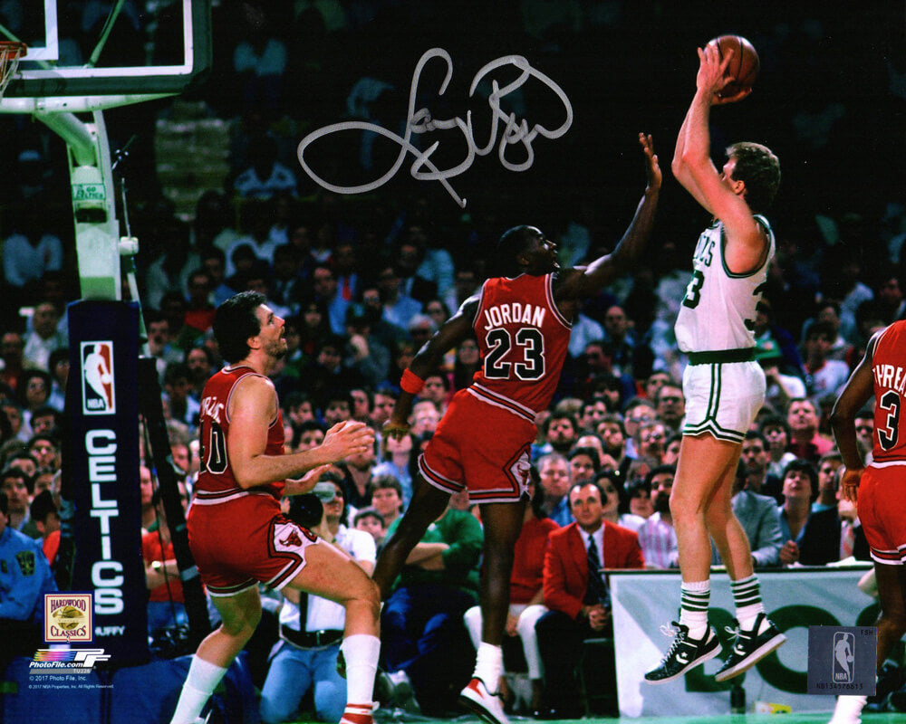 Larry Bird Signed Boston Celtics Shooting Over Michael Jordan 8x10 Photo - BIR08P213 - Larry Bird Signed Boston Celtics Shooting Over Michael Jordan 8x10 Photo product image