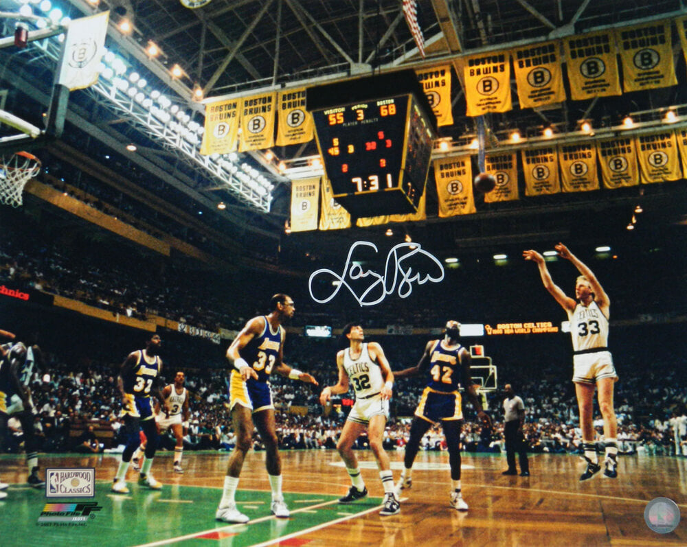Larry Bird Signed Celtics Action 16x20 Photo vs Lakers - BIR16P200 - Larry Bird Signed Celtics Action 16x20 Photo vs Lakers product image