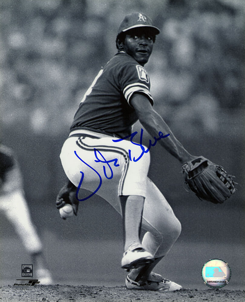 Vida Blue Signed Oakland A's B&W Pitching 8x10 Photo - BLU08P110TW - Vida Blue Signed Oakland A's B&W Pitching 8x10 Photo product image