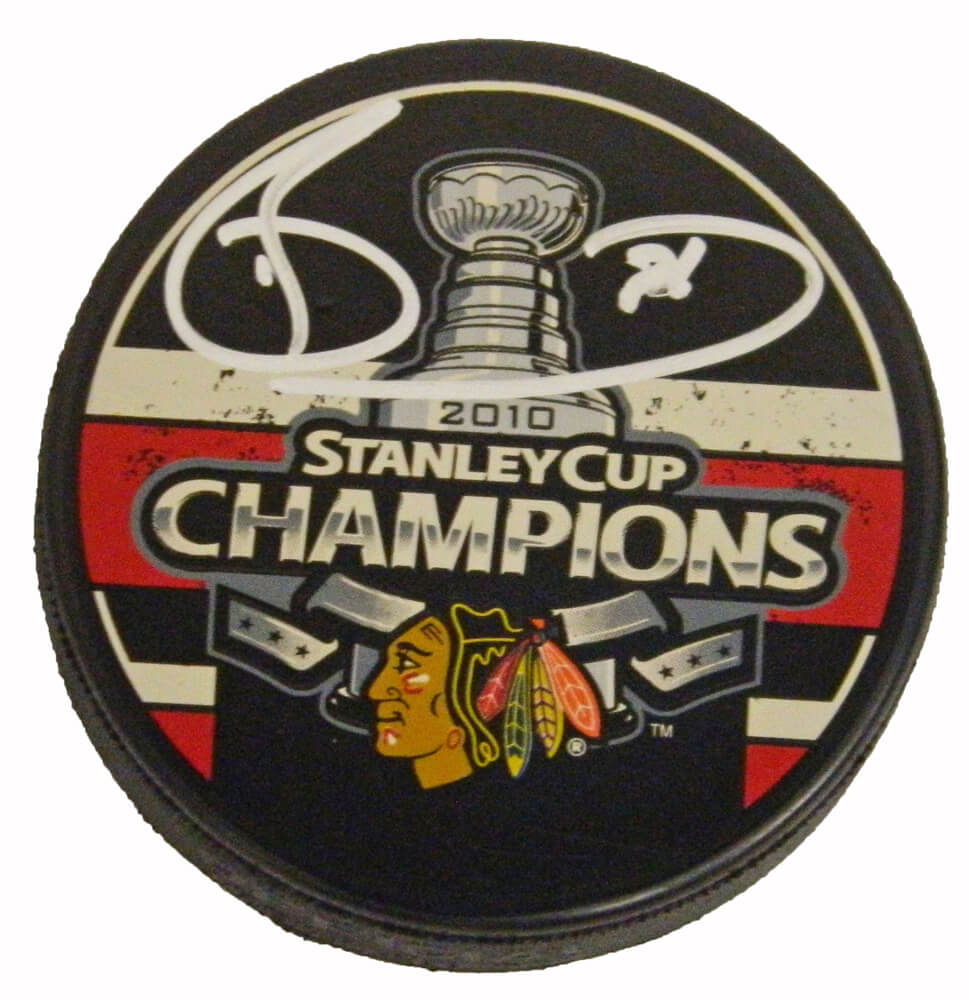 Dave Bolland Signed Blackhawks 2010 Stanley Cup Champs Logo Hockey Puck - BOLPUC401 - Dave Bolland Signed Blackhawks 2010 Stanley Cup Champs Logo Hockey Puck product image