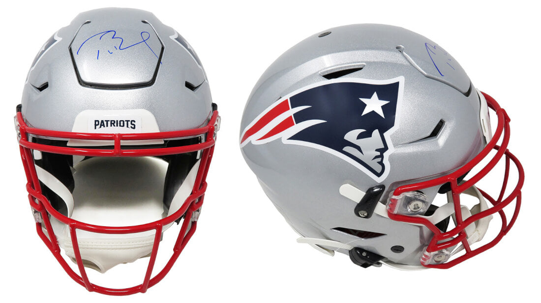 Tom Brady Signed New England Patriots SpeedFlex Riddell Speed Authentic Helmet - BRAPRO300 - Tom Brady Signed New England Patriots SpeedFlex Riddell Speed Authentic Helmet product image