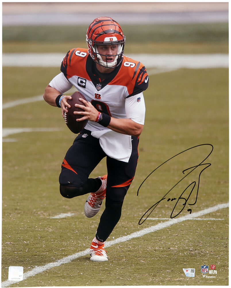 Joe Burrow Signed Cincinnati Bengals Rollout Action 16x20 Photo (Fanatics) - BUR16P300 - Joe Burrow Signed Cincinnati Bengals Rollout Action 16x20 Photo (Fanatics) product image