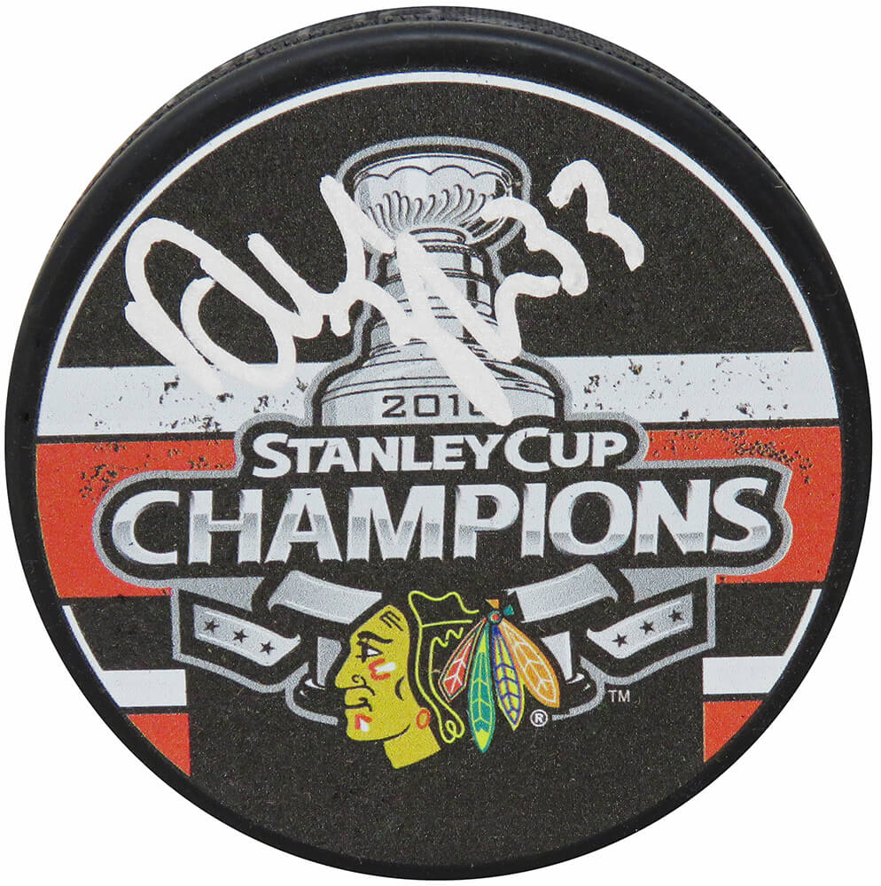Dustin Byfuglien Signed Blackhawks 2010 Stanley Cup Champs Logo Hockey Puck - BYFPUC401 - Dustin Byfuglien Signed Blackhawks 2010 Stanley Cup Champs Logo Hockey Puck product image