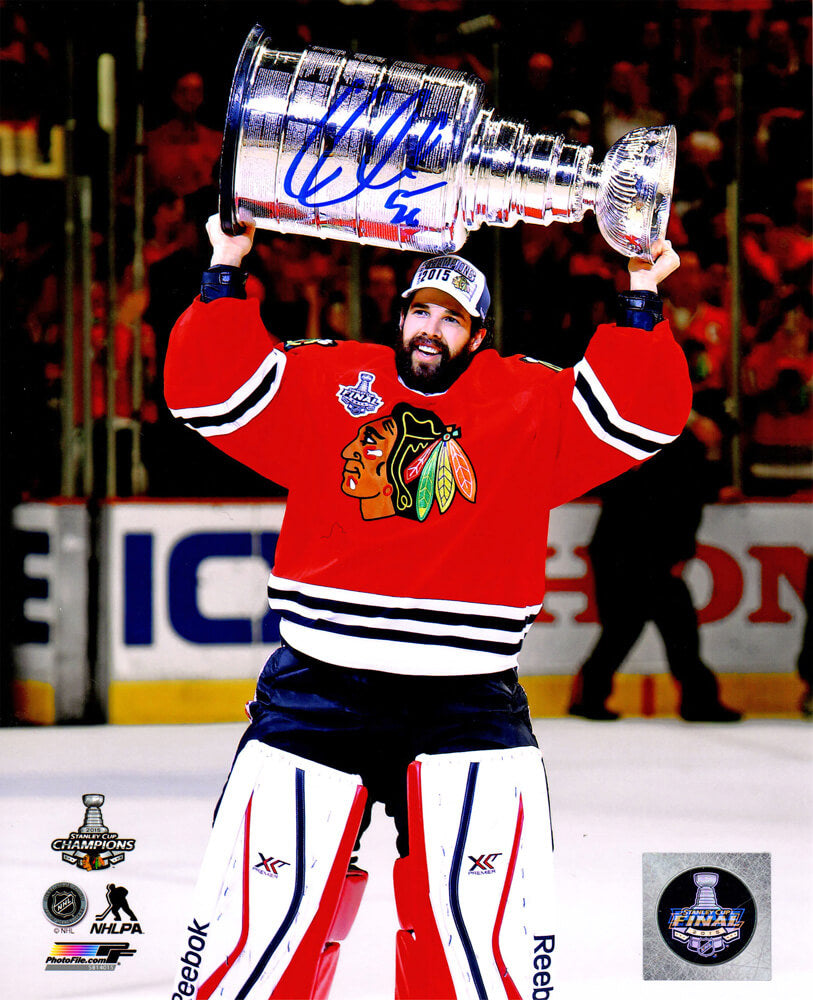 Corey Crawford Signed Chicago Blackhawks 2015 Stanley Cup Trophy 8x10 Photo - CRA08P403 - Corey Crawford Signed Chicago Blackhawks 2015 Stanley Cup Trophy 8x10 Photo product image