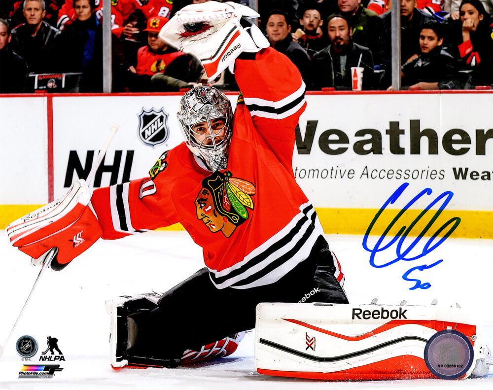 Corey Crawford Signed Chicago Blackhawks Goalie Glove Save Action 8x10 Photo - CRA08P404 - Corey Crawford Signed Chicago Blackhawks Goalie Glove Save Action 8x10 Photo product image