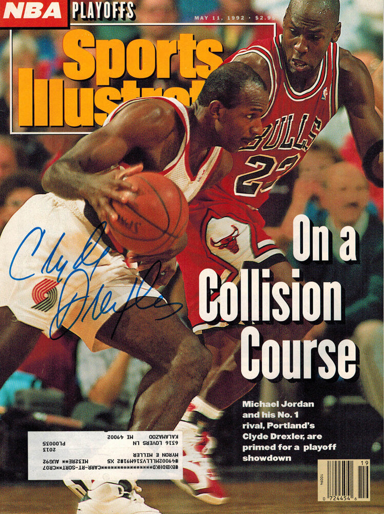 Clyde Drexler Signed Blazers 'On A Collision Course'  Sports Illustrated 5/11/92 Magazine w/Michael Jordan - DREMAG201 - Clyde Drexler Signed Blazers 'On A Collision Course' Sports Illustrated 5/11/92 Magazine w/Michael Jordan product image