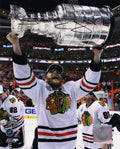 Ben Eager Signed Blackhawks 2010 Stanley Cup Trophy 8x10 Photo - EAG08P402 - Ben Eager Signed Blackhawks 2010 Stanley Cup Trophy 8x10 Photo product image