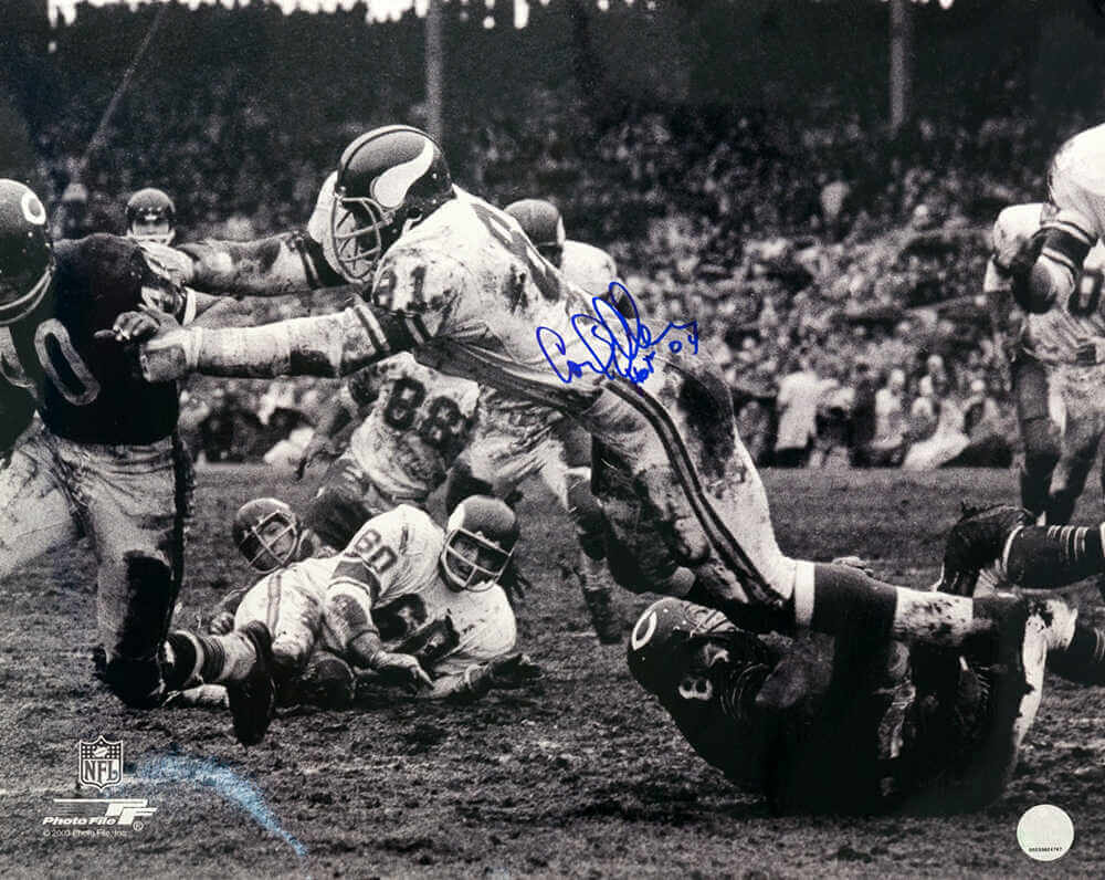 Carl Eller Signed Minnesota Vikings B&W Action vs Bears 16x20 Photo w/HOF'04 - ELL16P301 - Carl Eller Signed Minnesota Vikings B&W Action vs Bears 16x20 Photo w/HOF'04 product image