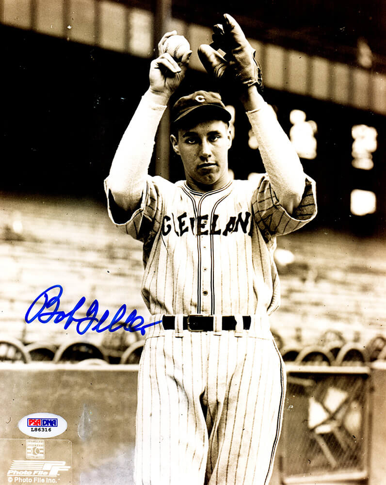 Bob Feller Signed Cleveland Indians B&W 8x10 Photo  (PSA/DNA) - FEL08P104 - Bob Feller Signed Cleveland Indians B&W 8x10 Photo (PSA/DNA) product image