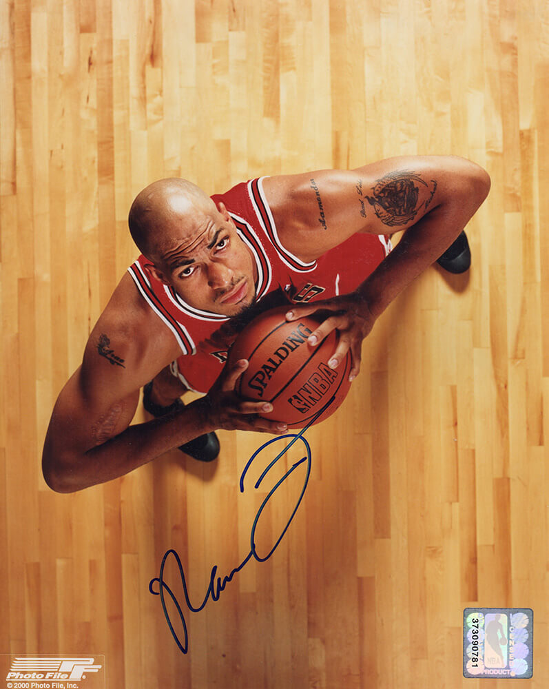 Marcus Fizer Signed Chicago Bulls Red Jersey Looking Up On Court 8x10 Photo - FIZ08P200 - Marcus Fizer Signed Chicago Bulls Red Jersey Looking Up On Court 8x10 Photo product image