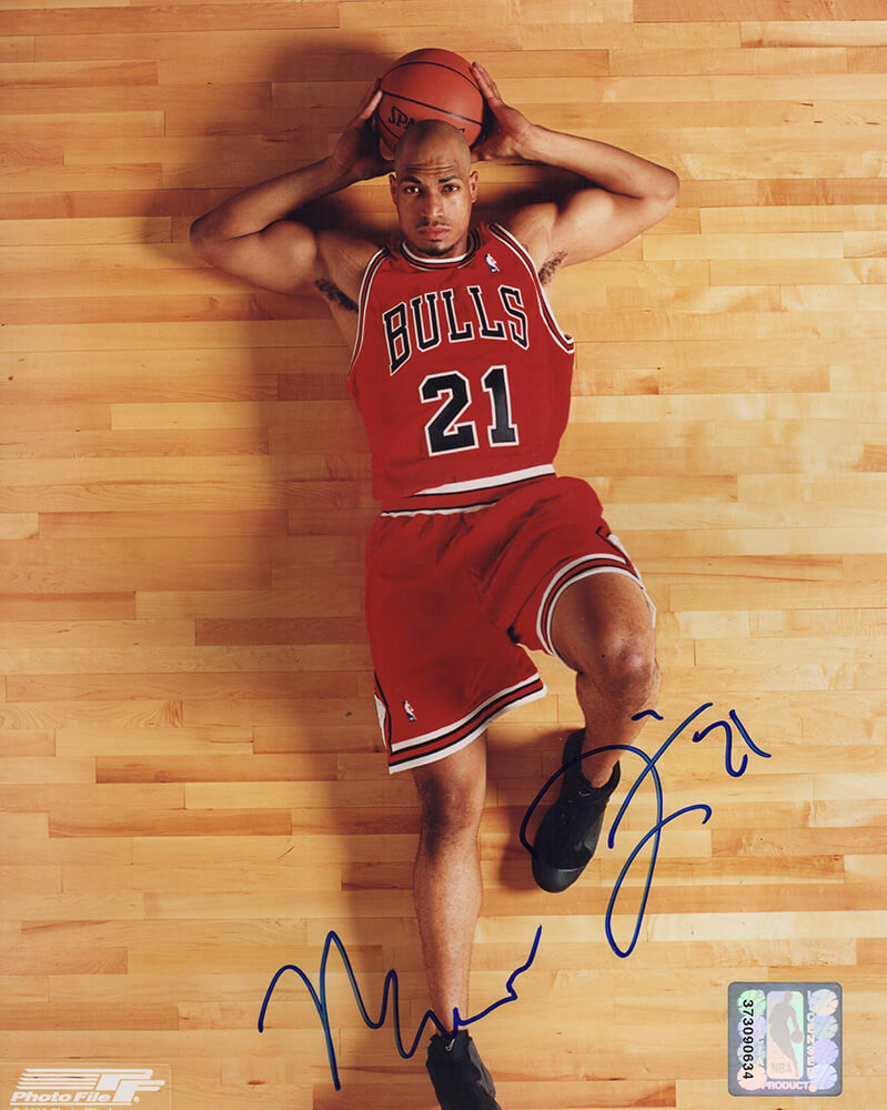 Marcus Fizer Signed Chicago Bulls Ball Behind Head Pose 8x10 Photo - FIZ08P201 - Marcus Fizer Signed Chicago Bulls Ball Behind Head Pose 8x10 Photo product image