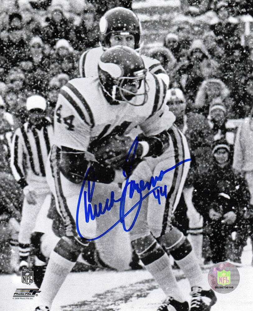 Chuck Foreman Signed Minnesota Vikings B&W Action 8x10 Photo - FOR08P320 - Chuck Foreman Signed Minnesota Vikings B&W Action 8x10 Photo product image