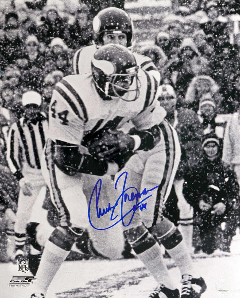 Chuck Foreman Signed Minnesota Vikings B&W Action 16x20 Photo - FOR16P310 - Chuck Foreman Signed Minnesota Vikings B&W Action 16x20 Photo product image