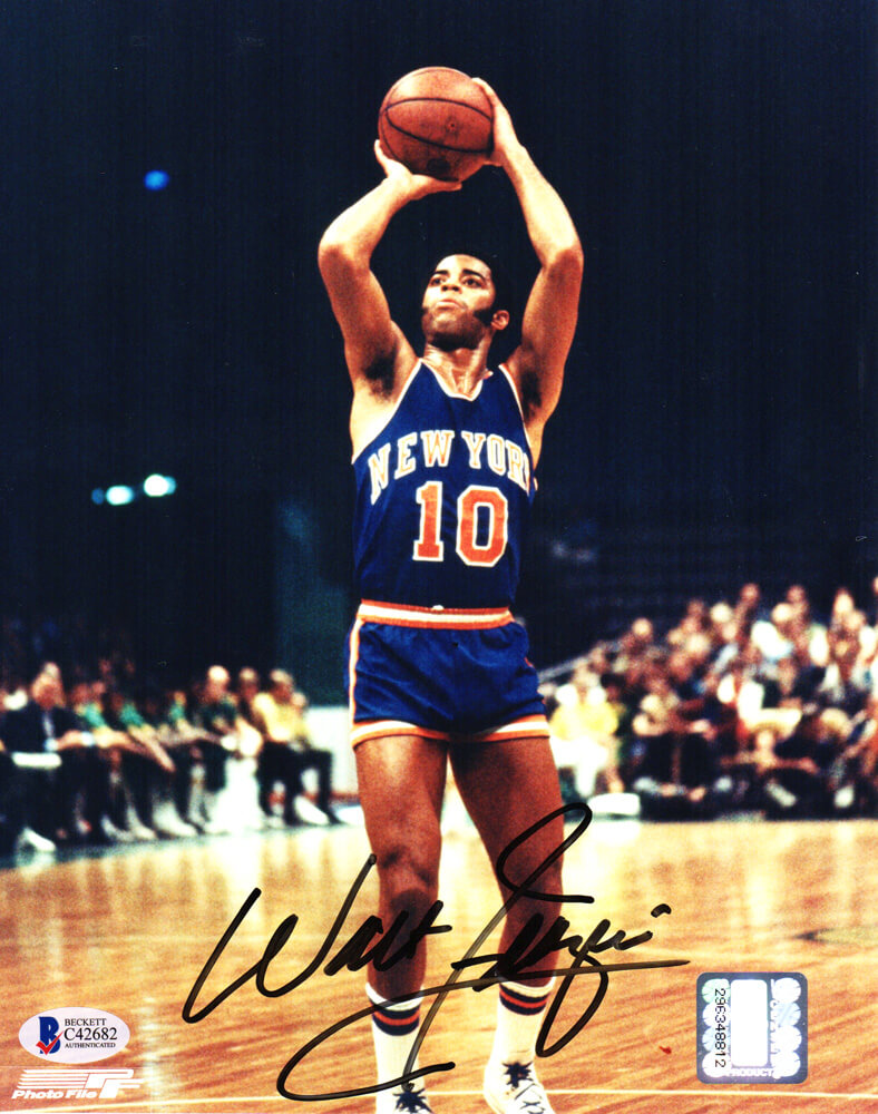 Walt Frazier Signed New York Knicks Shooting 8x10 Photo - FRA08P200 - Walt Frazier Signed New York Knicks Shooting 8x10 Photo product image