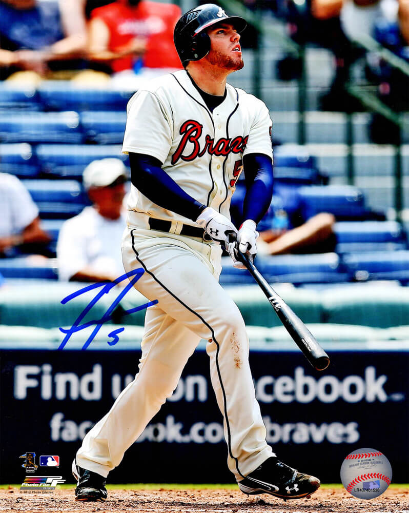 Freddie Freeman Signed Atlanta Braves Action 8x10 Photo - FRE08P111 - Freddie Freeman Signed Atlanta Braves Action 8x10 Photo product image