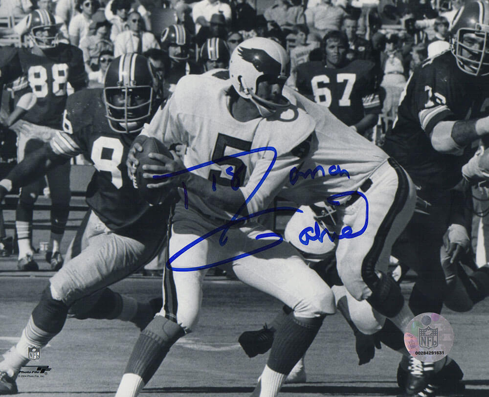 Roman Gabriel Signed Philadelphia Eagles B&W Action 8x10 Photo - GAB08P303TW - Roman Gabriel Signed Philadelphia Eagles B&W Action 8x10 Photo product image