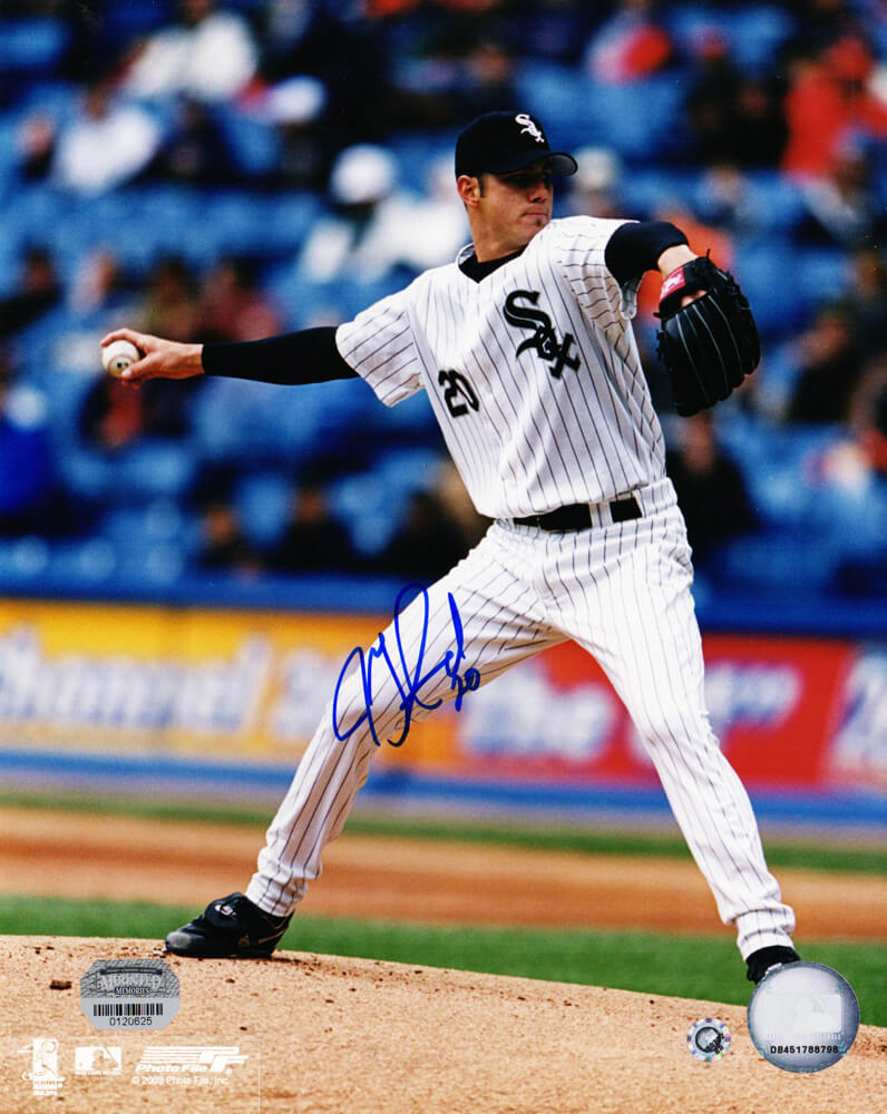 Jon Garland Signed Chicago White Sox Pitching 8x10 Photo - GAR08P100 - Jon Garland Signed Chicago White Sox Pitching 8x10 Photo product image