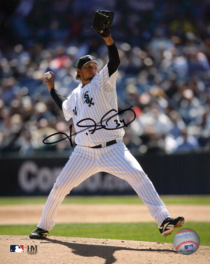 Freddy Garcia Signed Chicago White Sox Pitching Action 8x10 Photo - GAR08P120 - Freddy Garcia Signed Chicago White Sox Pitching Action 8x10 Photo product image