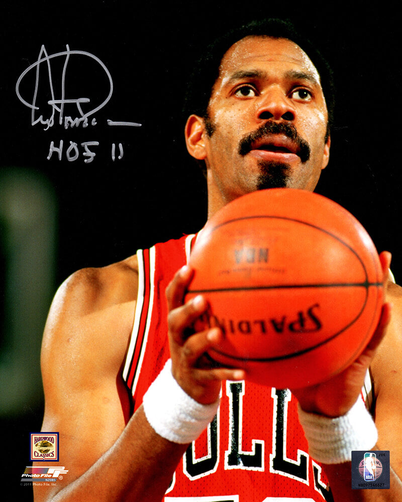 Artis Gilmore Signed Chicago Bulls 8x10 Photo w/HOF'11 - GIL08P206 - Artis Gilmore Signed Chicago Bulls 8x10 Photo w/HOF'11 product image