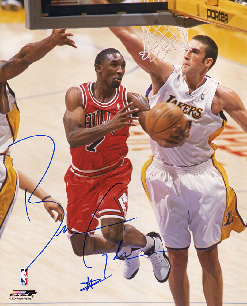 Ben Gordon Signed Chicago Bulls Action vs Lakers 8x10 Photo - GOR08P200 - Ben Gordon Signed Chicago Bulls Action vs Lakers 8x10 Photo product image