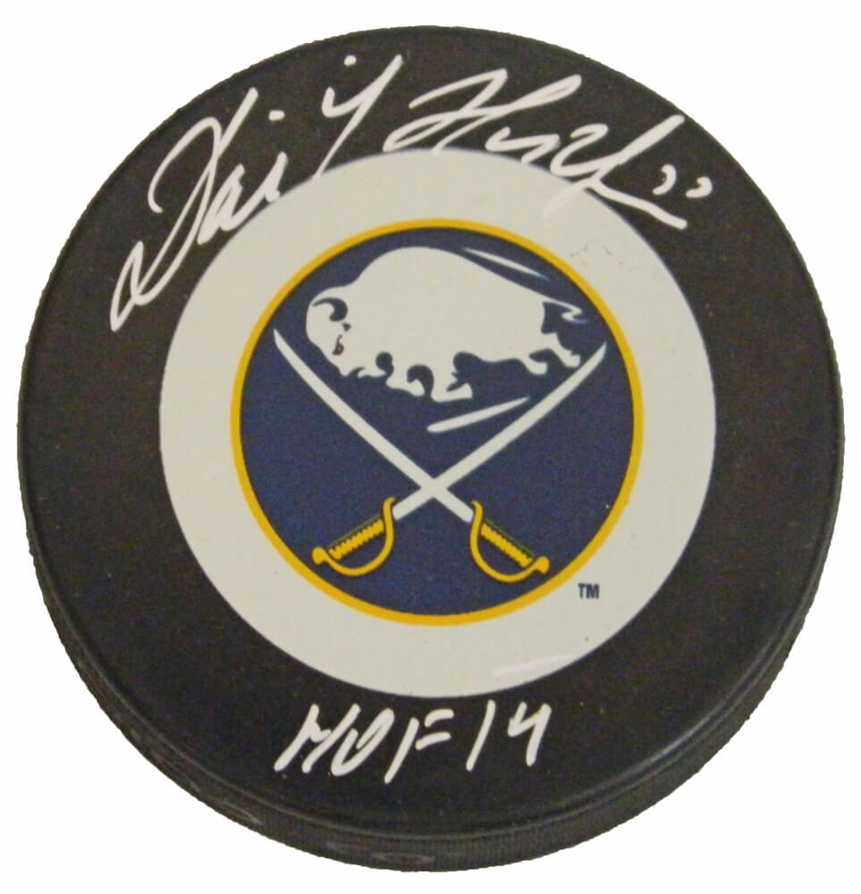 Dominik Hasek Signed Buffalo Sabres Logo Hockey Puck w/HOF'14 - HASPUC400 - Dominik Hasek Signed Buffalo Sabres Logo Hockey Puck w/HOF'14 product image