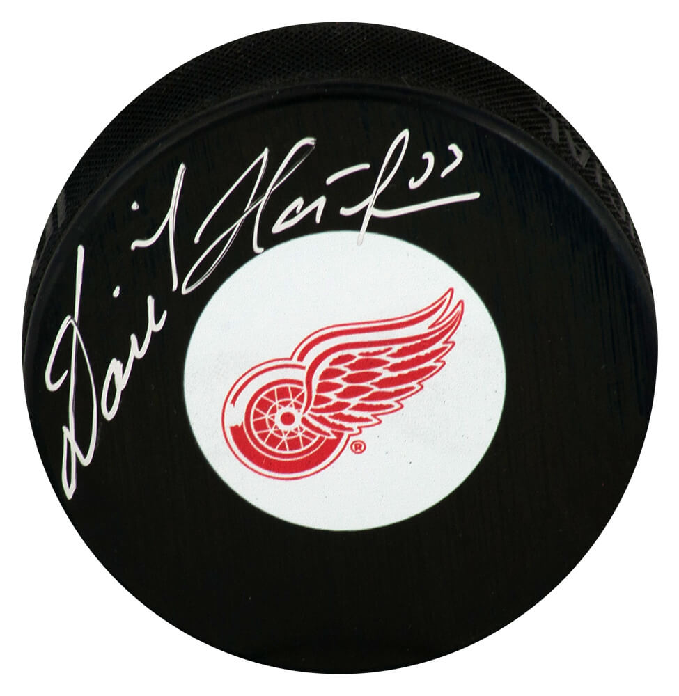 Dominik Hasek Signed Detroit Red Wings Medium Logo Hockey Puck - HASPUC413 - Dominik Hasek Signed Detroit Red Wings Medium Logo Hockey Puck product image