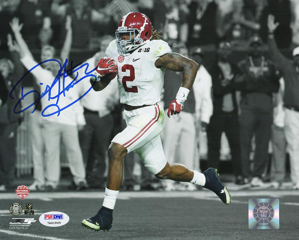 Derrick Henry Signed Alabama Crimson Tide Running With Football Spotlight 8x10 Photo (PSA) - HEN08P312 - Derrick Henry Signed Alabama Crimson Tide Running With Football Spotlight 8x10 Photo (PSA) product image