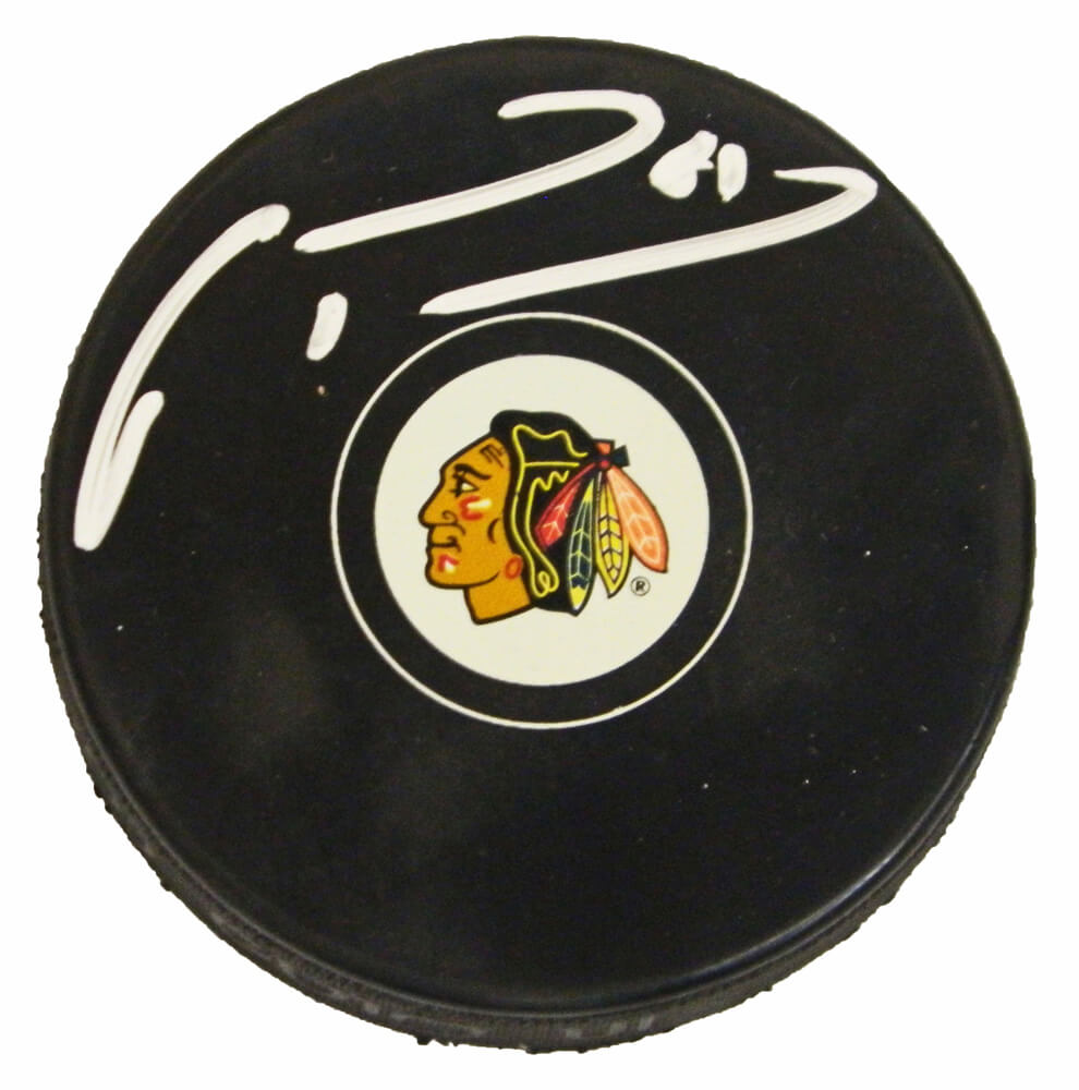 Marian Hossa Signed Chicago Blackhawks Logo Hockey Puck - HOSPUC402 - Marian Hossa Signed Chicago Blackhawks Logo Hockey Puck product image