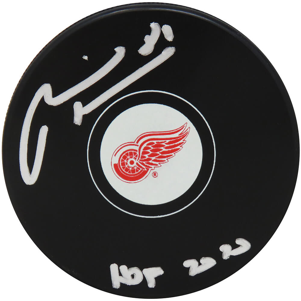 Marian Hossa Signed Detroit Red Wings Logo Hockey Puck  w/HOF 2020 - HOSPUC407 - Marian Hossa Signed Detroit Red Wings Logo Hockey Puck w/HOF 2020 product image