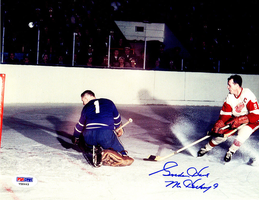 Gordie Howe Signed Detroit Red Wings Shooting Goal 8x10 Photo (PSA/DNA) - HOW08P403 - Gordie Howe Signed Detroit Red Wings Shooting Goal 8x10 Photo (PSA/DNA) product image