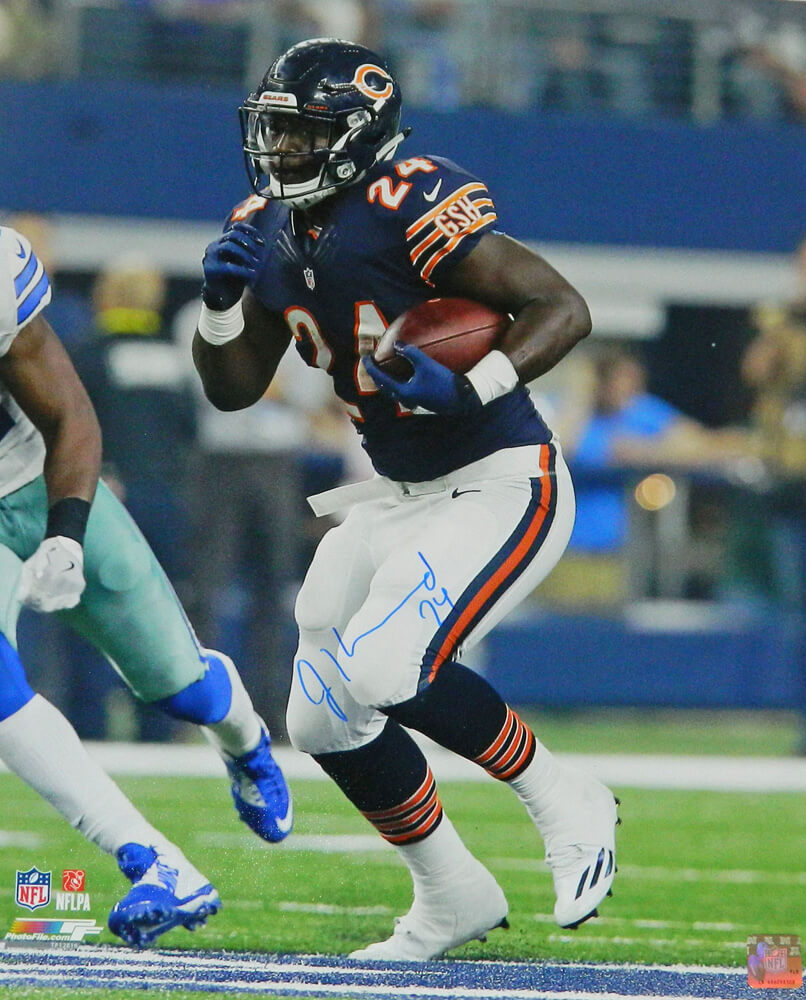 Jordan Howard Signed Chicago Bears Rushing Action 16x20 Photo - HOW16P310 - Jordan Howard Signed Chicago Bears Rushing Action 16x20 Photo product image