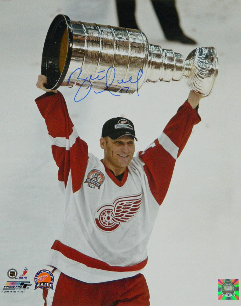 Brett Hull Signed Detroit Red Wings Holding 2002 Stanley Cup 16x20 Photo - HUL16P475 - Brett Hull Signed Detroit Red Wings Holding 2002 Stanley Cup 16x20 Photo product image