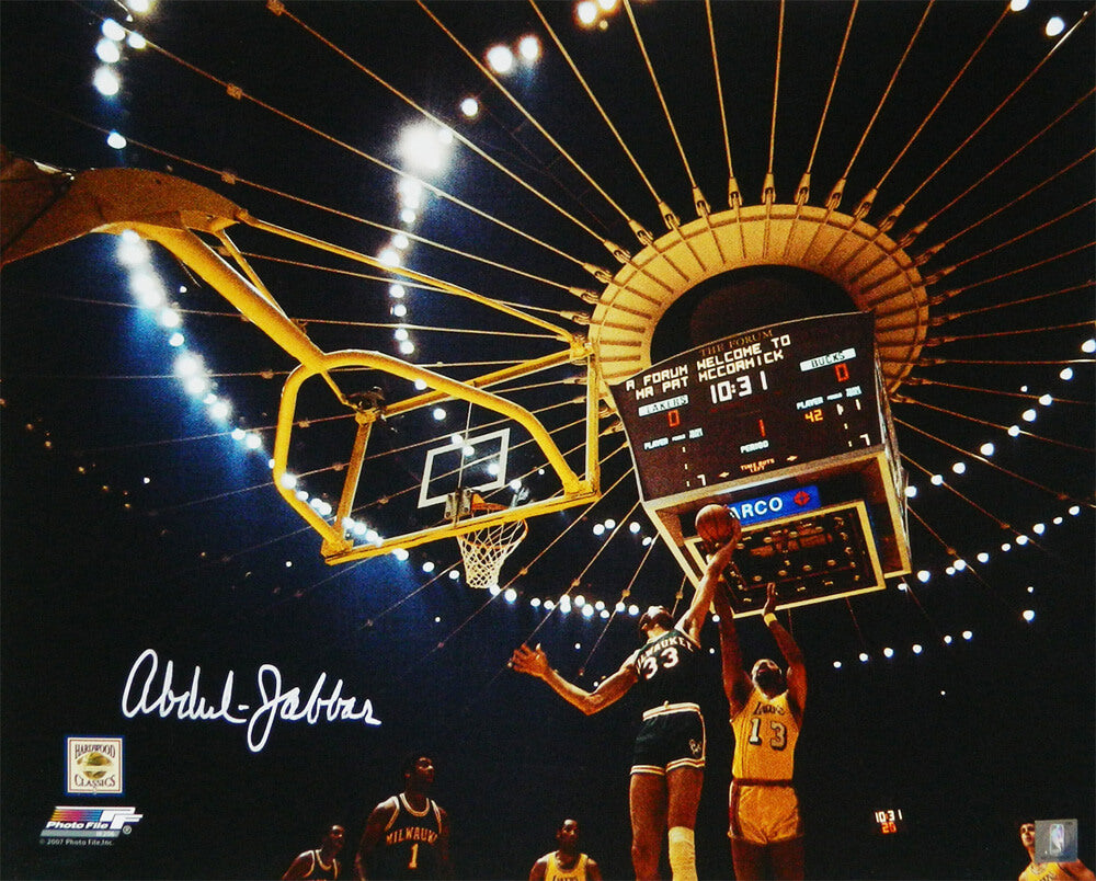 Kareem Abdul-Jabbar Signed Milwaukee Bucks Rebounding Against Wilt Chamberlain 16x20 Photo - JAB16P219 - Kareem Abdul-Jabbar Signed Milwaukee Bucks Rebounding Against Wilt Chamberlain 16x20 Photo product image