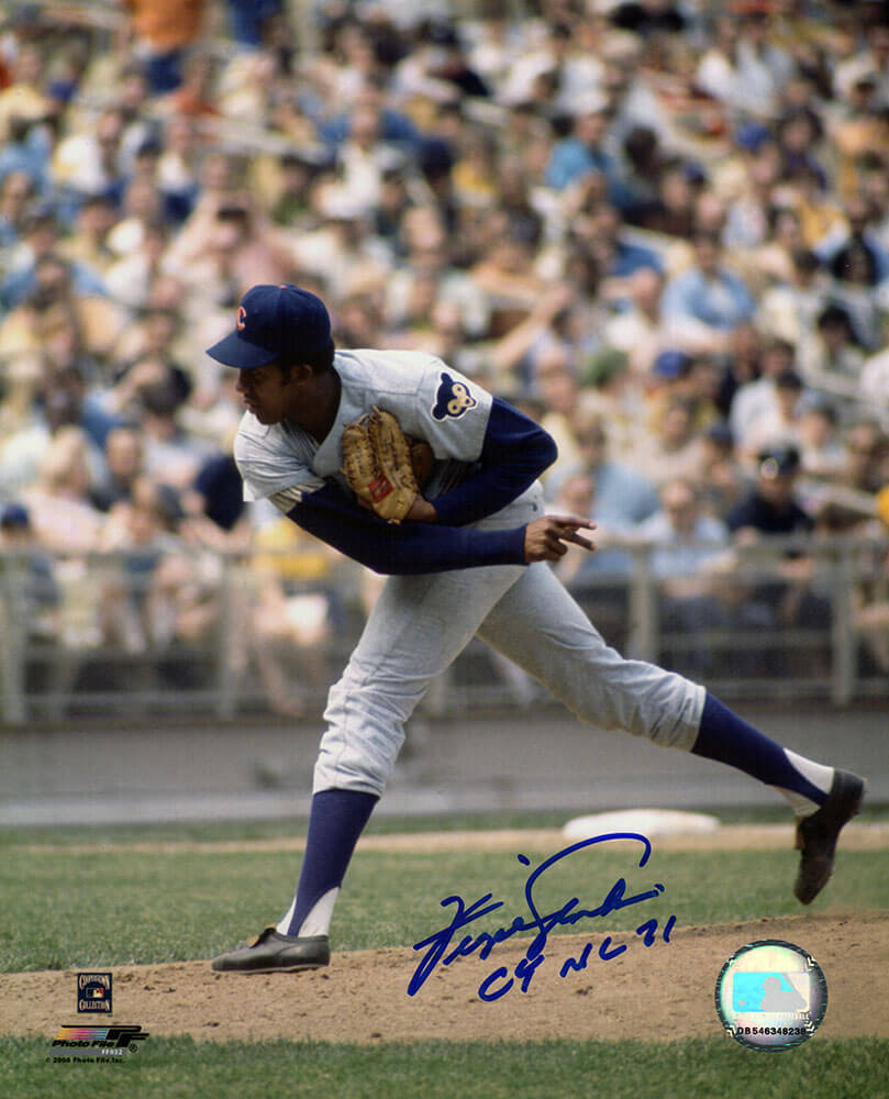Fergie Jenkins Signed Chicago Cubs Pitching 8x10 Photo w/CY NL 71 - JEN08P126 - Fergie Jenkins Signed Chicago Cubs Pitching 8x10 Photo w/CY NL 71 product image