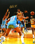 Magic Johnson Signed Los Angeles Lakers No Look Pass 16x20 Photo - JOH16P237 - Magic Johnson Signed Los Angeles Lakers No Look Pass 16x20 Photo product image