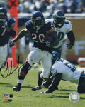Thomas Jones Signed Chicago Bears Navy Jersey Action vs Eagles 8x10 Photo - JON08P351 - Thomas Jones Signed Chicago Bears Navy Jersey Action vs Eagles 8x10 Photo product image