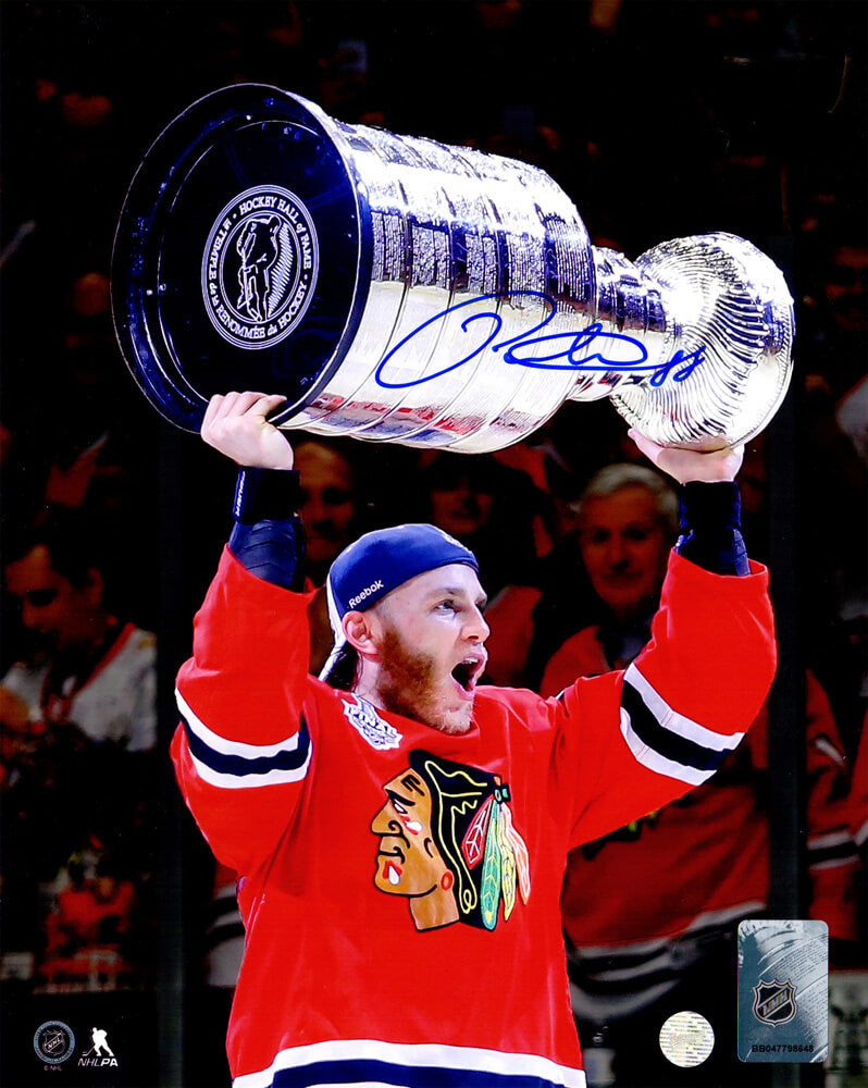 Patrick Kane Signed Chicago Blackhawks 2015 Stanley Cup Trophy 8x10 Photo - KAN08P404 - Patrick Kane Signed Chicago Blackhawks 2015 Stanley Cup Trophy 8x10 Photo product image