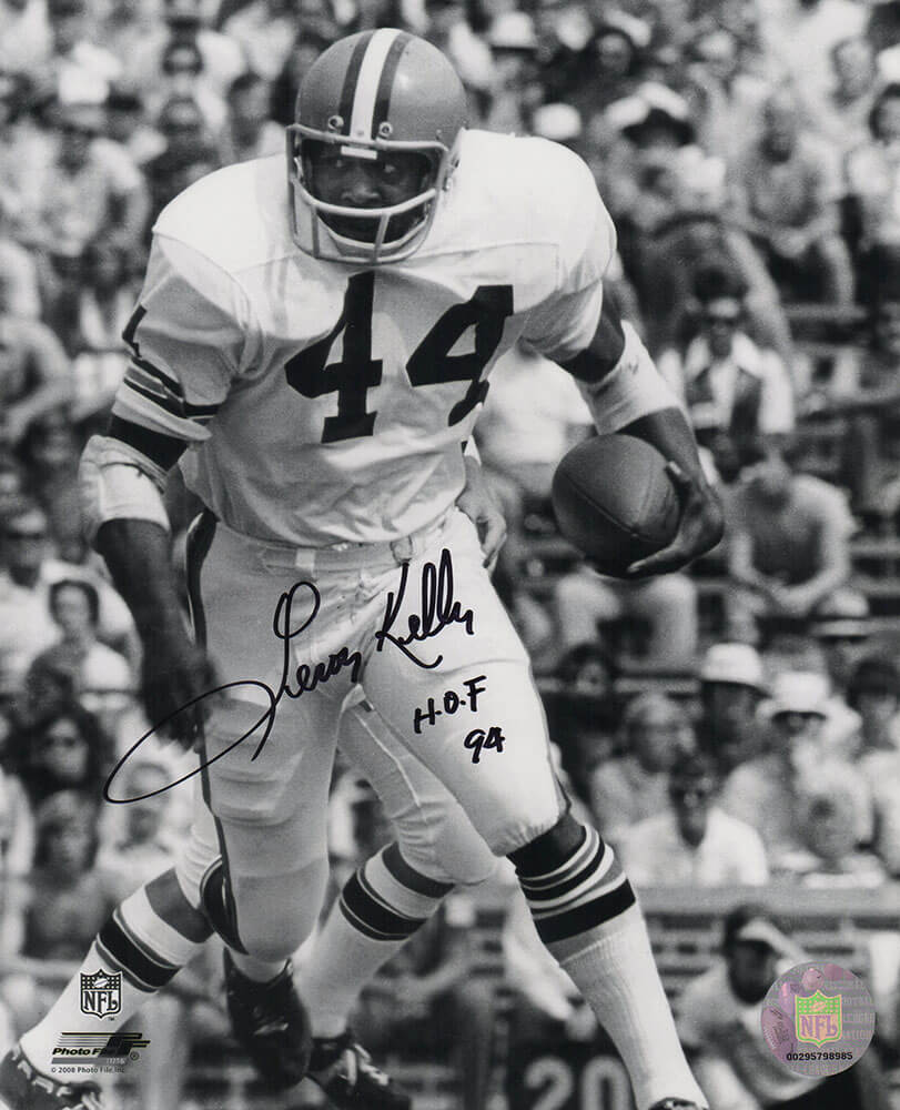 Leroy Kelly Signed Cleveland Browns B&W With Football Action 8x10 Photo w/HOF'94 - KEL08P305TW - Leroy Kelly Signed Cleveland Browns B&W With Football Action 8x10 Photo w/HOF'94 product image