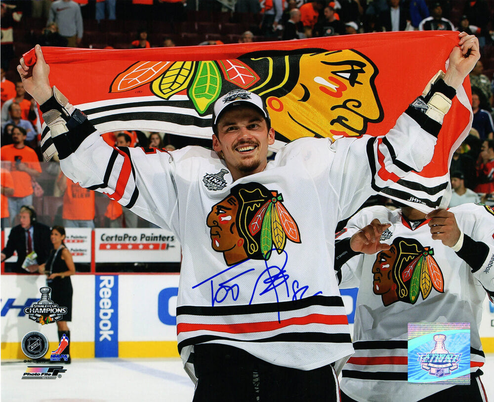 Tomas Kopecky Signed Chicago Blackhawks 2010 Stanley Cup Trophy 8x10 Photo - KOP08P400 - Tomas Kopecky Signed Chicago Blackhawks 2010 Stanley Cup Trophy 8x10 Photo product image