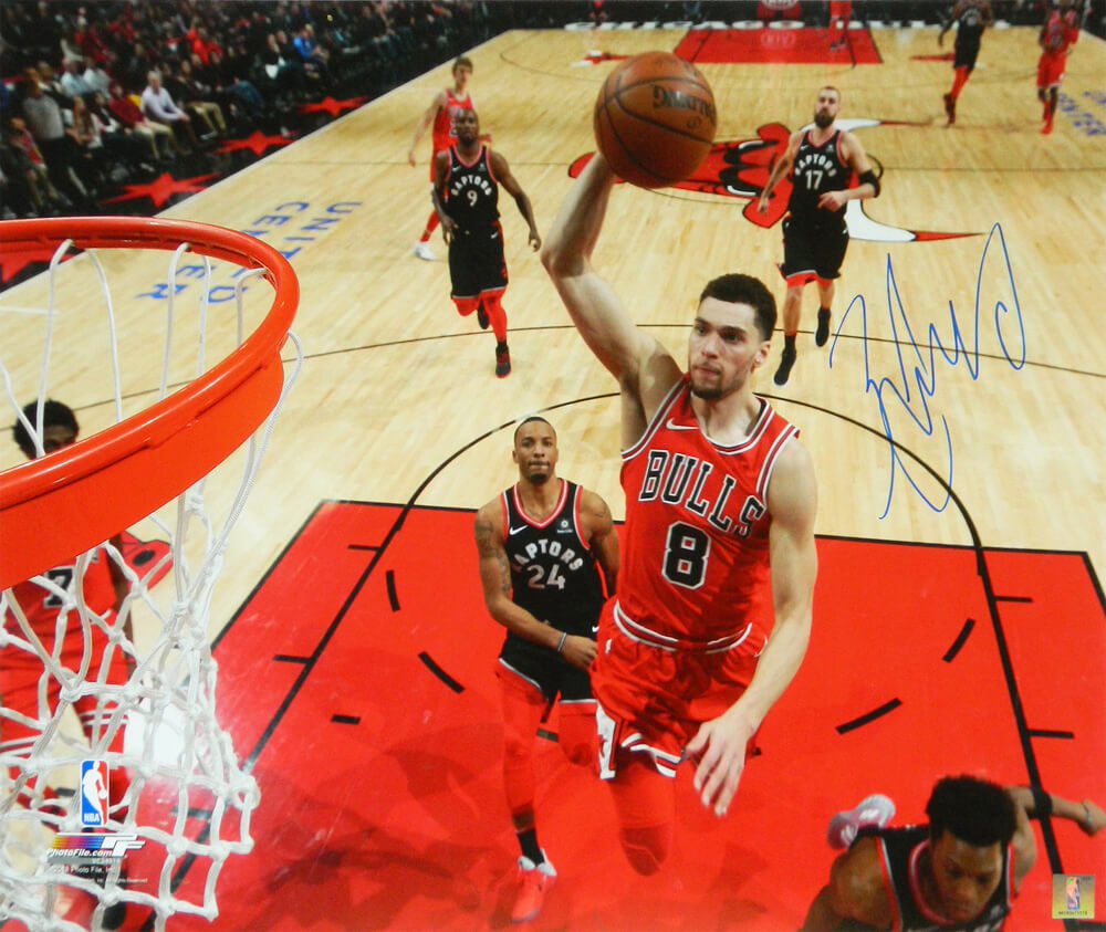 Zach LaVine Signed Chicago Bulls Action 16x20 Photo - LAV16P201 - Zach LaVine Signed Chicago Bulls Action 16x20 Photo product image