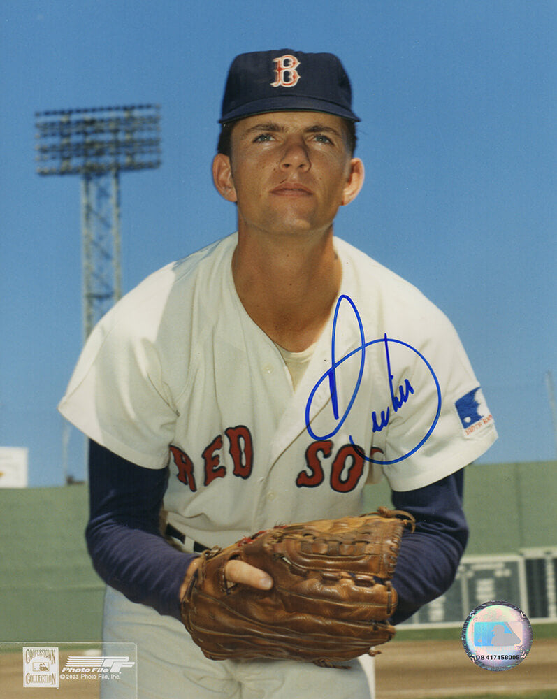 Bill Lee Signed Boston Red Sox Close Up Pose With Glove 8x10 Photo - LEE08P103 - Bill Lee Signed Boston Red Sox Close Up Pose With Glove 8x10 Photo product image