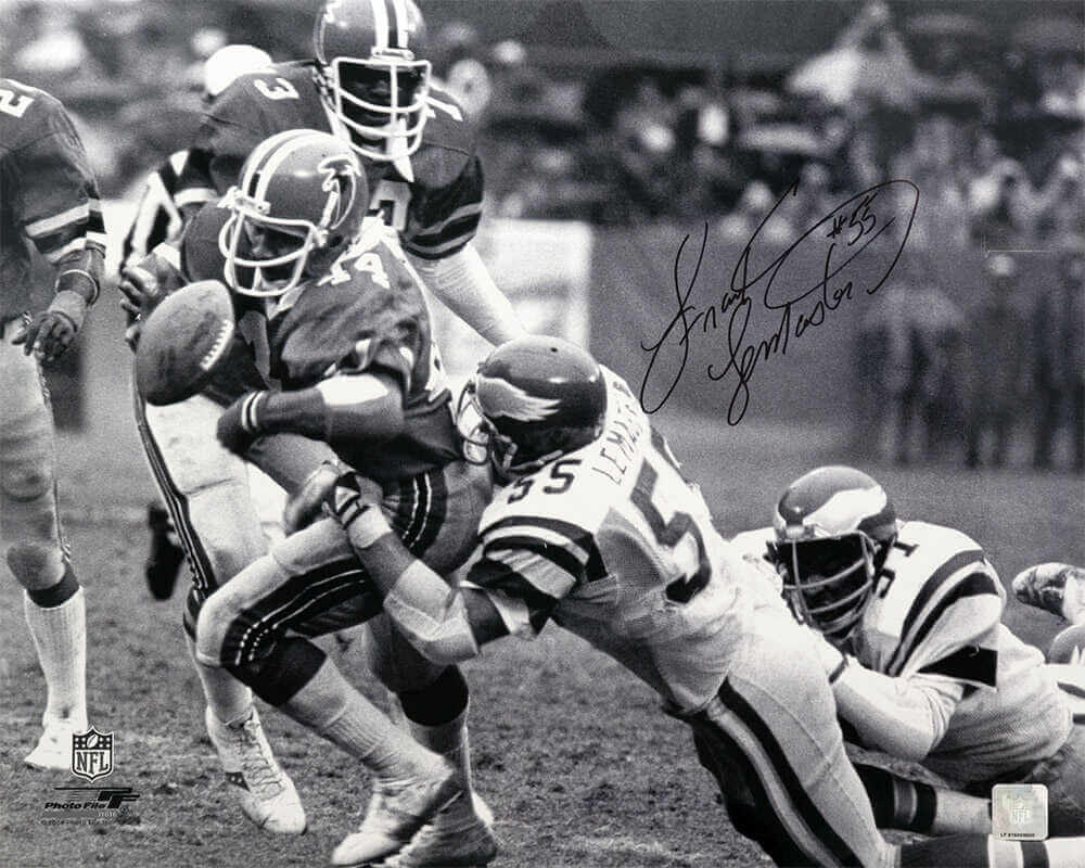 Frank LeMaster Signed Philadelphia Eagles B&W Tackle Action vs Falcons 16x20 Photo - LEM16P300TW - Frank LeMaster Signed Philadelphia Eagles B&W Tackle Action vs Falcons 16x20 Photo product image