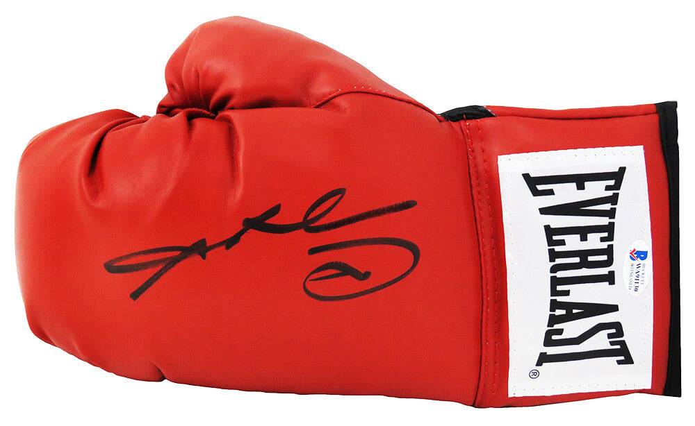 Sugar Ray Leonard Signed Everlast Red Boxing Glove (Beckett) - LEOGLV501 - Sugar Ray Leonard Signed Everlast Red Boxing Glove (Beckett) product image