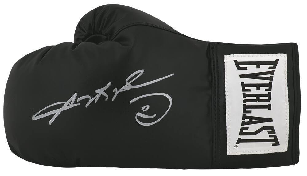 Sugar Ray Leonard Signed Everlast Black Boxing Glove - LEOGLV503 - Sugar Ray Leonard Signed Everlast Black Boxing Glove product image