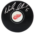 Nicklas Lidstrom Signed Detroit Red Wings Logo Hockey Puck - LIDPUC401 - Nicklas Lidstrom Signed Detroit Red Wings Logo Hockey Puck product image
