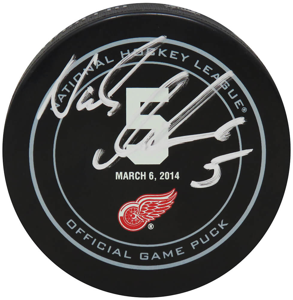 Nicklas Lidstrom Signed Detroit Red Wings Official Retirement Night 3-6-14 Hockey Puck - LIDPUC402 - Nicklas Lidstrom Signed Detroit Red Wings Official Retirement Night 3-6-14 Hockey Puck product image