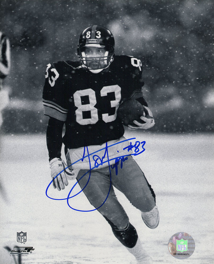 Louis Lipps Signed Pittsburgh Steelers B&W Black Jersey Action 8x10 Photo - LIP08P305 - Louis Lipps Signed Pittsburgh Steelers B&W Black Jersey Action 8x10 Photo product image