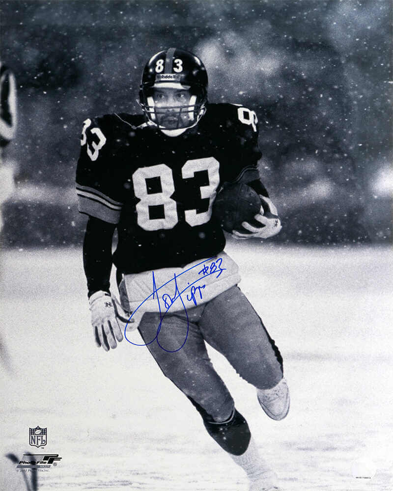 Louis Lipps Signed Pittsburgh Steelers B&W Black Jersey Action 16x20 Photo - LIP16P301 - Louis Lipps Signed Pittsburgh Steelers B&W Black Jersey Action 16x20 Photo product image