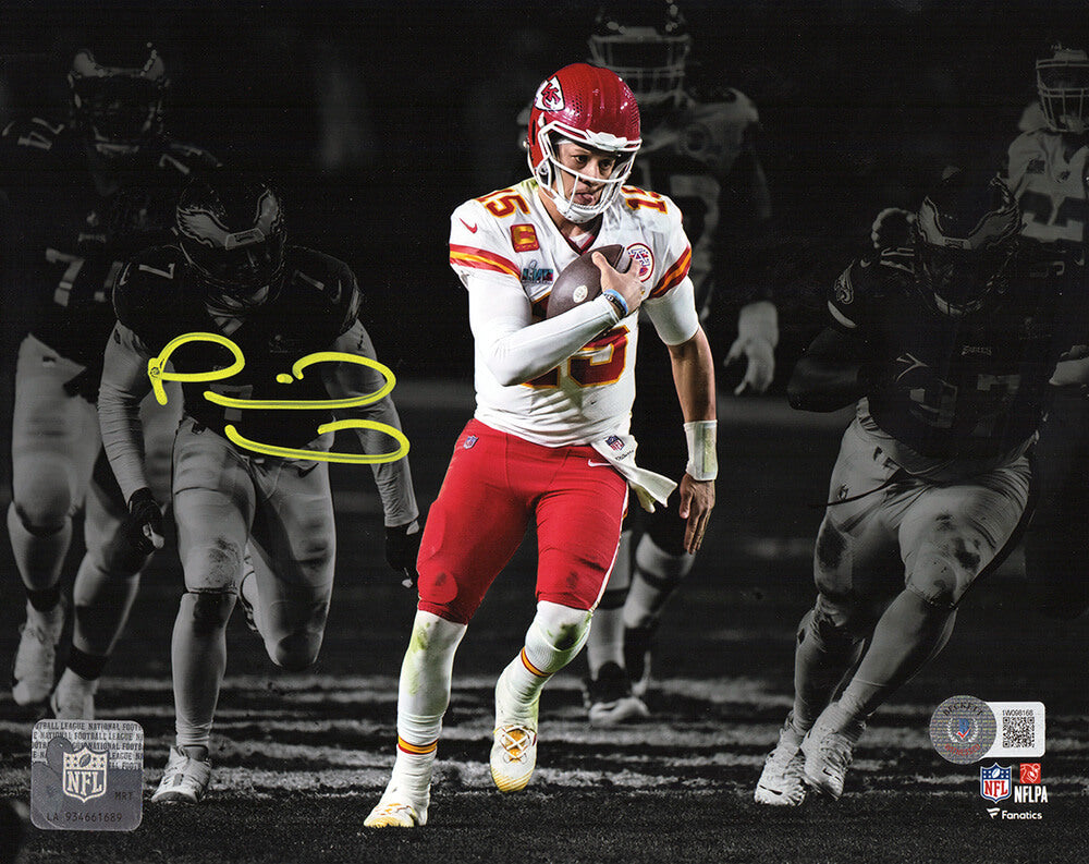Patrick Mahomes Signed Kansas City Chiefs Running With Football Spotlight 8x10 Photo (Beckett) - MAH08P302 - Patrick Mahomes Signed Kansas City Chiefs Running With Football Spotlight 8x10 Photo (Beckett) product image