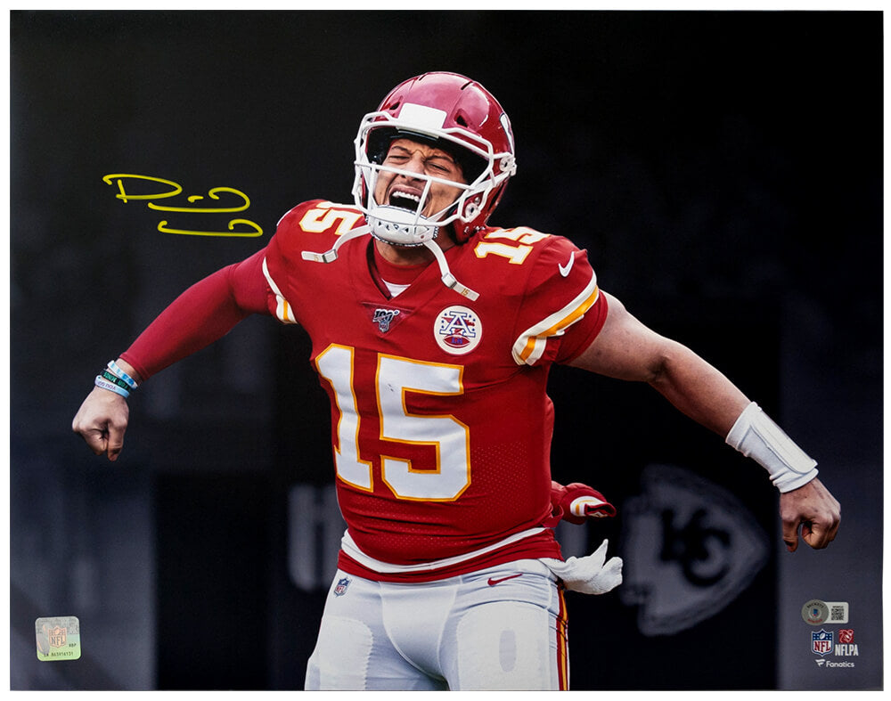 Patrick Mahomes Signed Kansas City Chiefs Fist Pump Celebration Spotlight 16x20 Photo (Beckett) - MAH16P301 - Patrick Mahomes Signed Kansas City Chiefs Fist Pump Celebration Spotlight 16x20 Photo (Beckett) product image